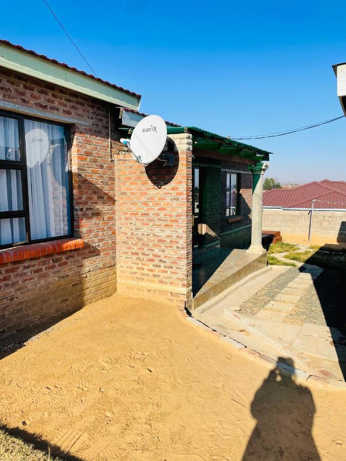 Moh Ville Guest House Maseru Ngoại thất bức ảnh