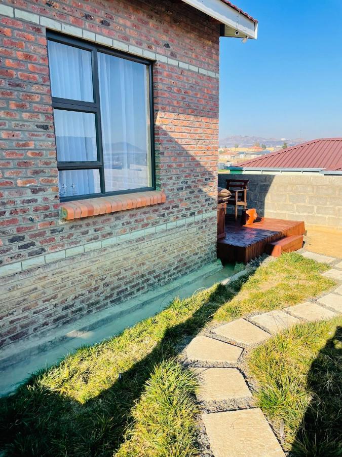 Moh Ville Guest House Maseru Ngoại thất bức ảnh