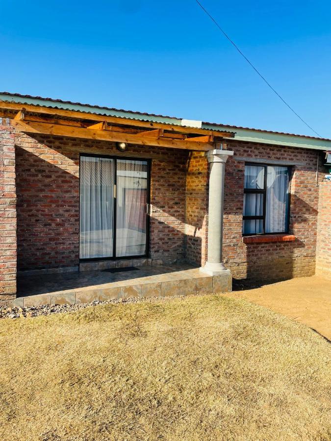 Moh Ville Guest House Maseru Ngoại thất bức ảnh